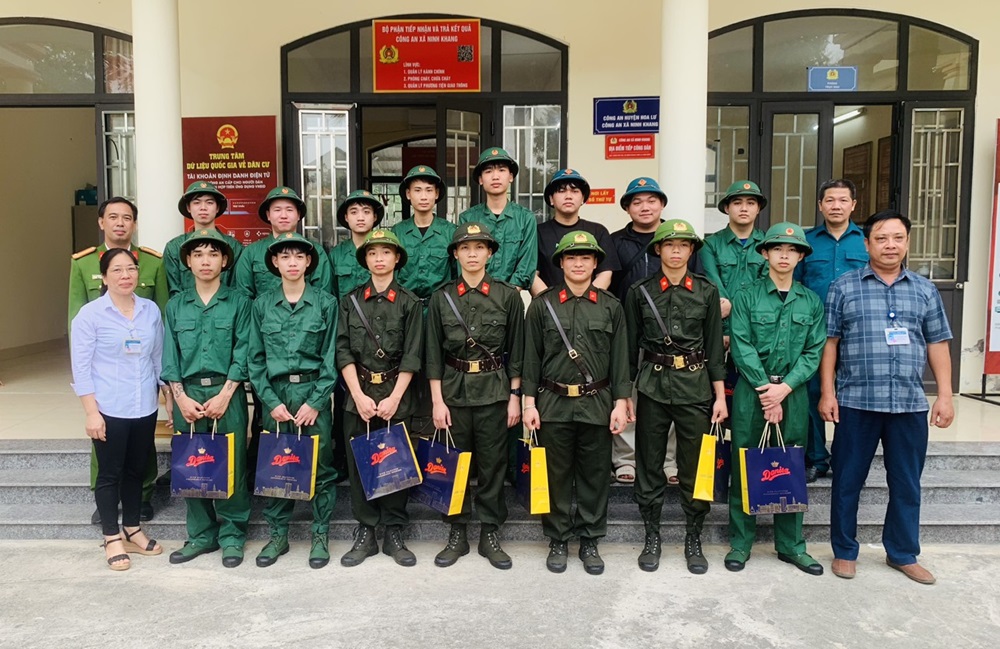 HĐNVQS xã Ninh Khang gặp mặt tân binh nhập ngũ năm 2024