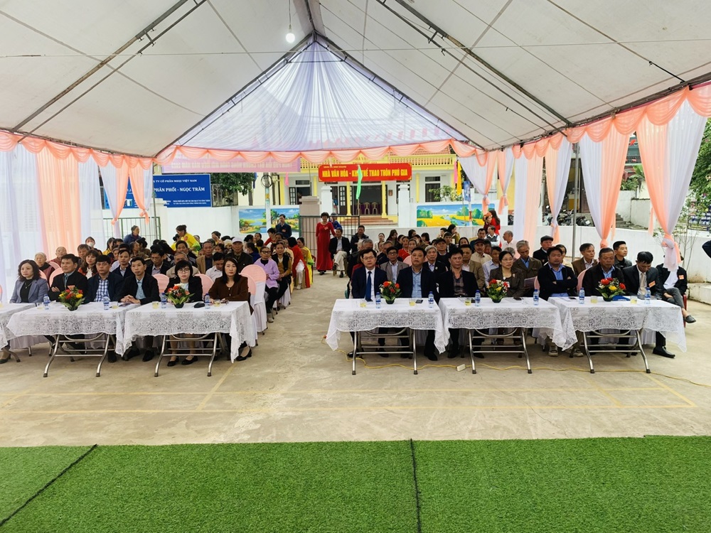 Sáng ngày 14/01/2024, xã Ninh Khang đã tổ chức lễ công bố quyết định của Chủ tịch UBND huyện Hoa Lư công nhận thôn Phú Gia đạt chuẩn thôn NTM kiểu mẫu năm 2023